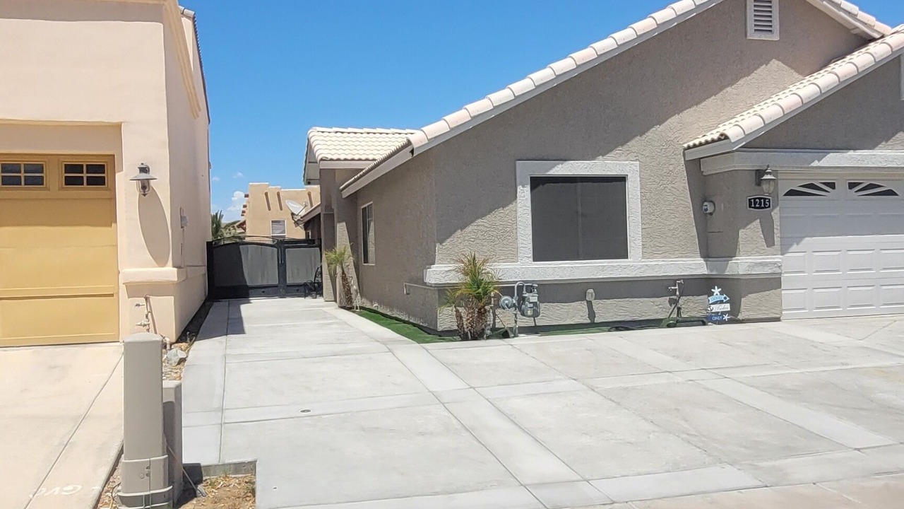 Photo of Outdoor in Needles