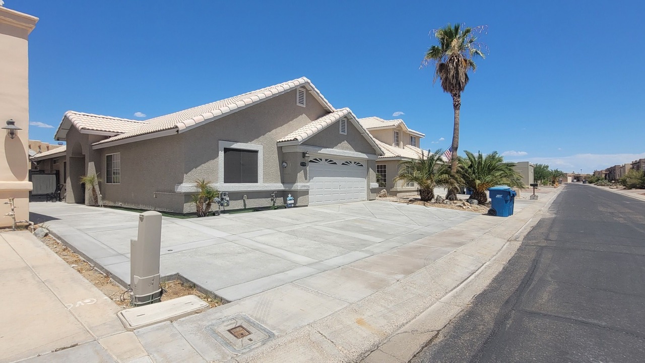 Photo of Outdoor in Needles