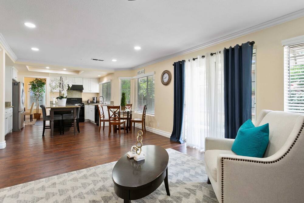 Photo of Livingroom in Fontana