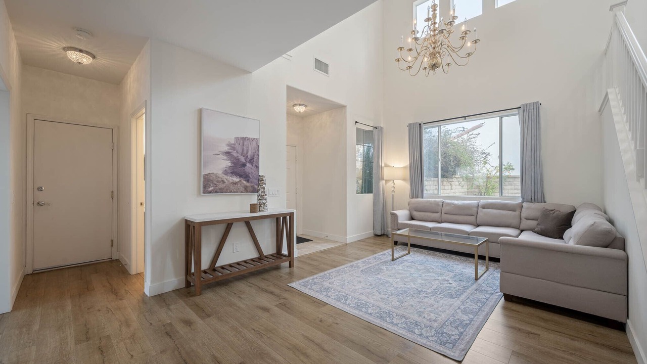 Photo of Livingroom in Castaic