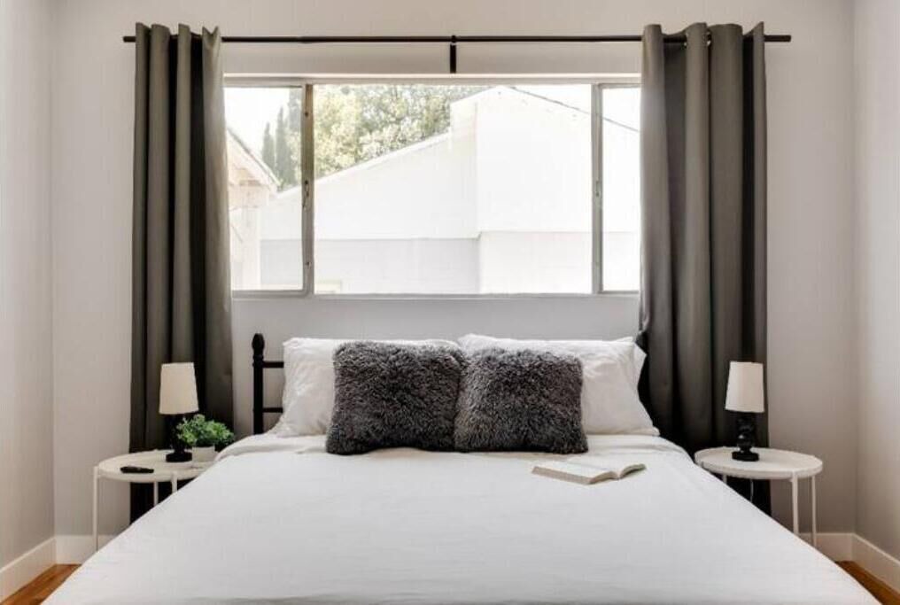 Photo of Bedroom in Valley Glen