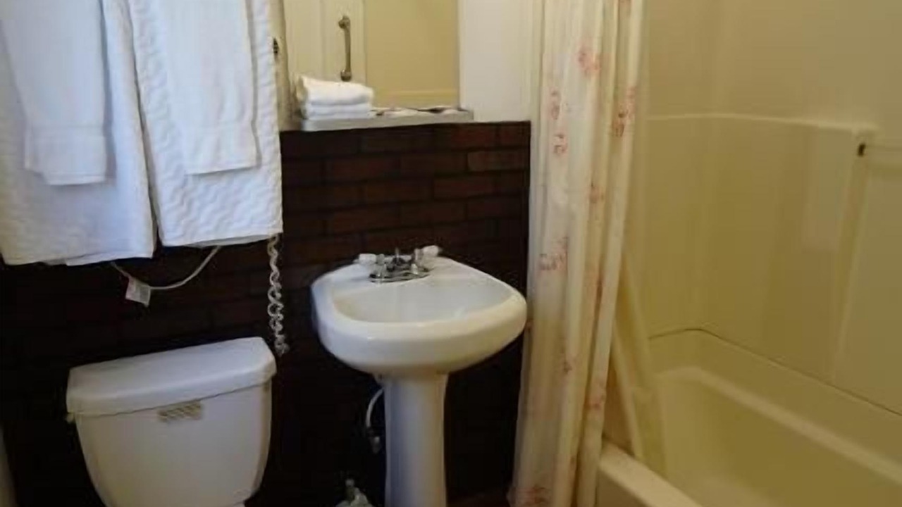 Photo of Bathroom in Del Rey
