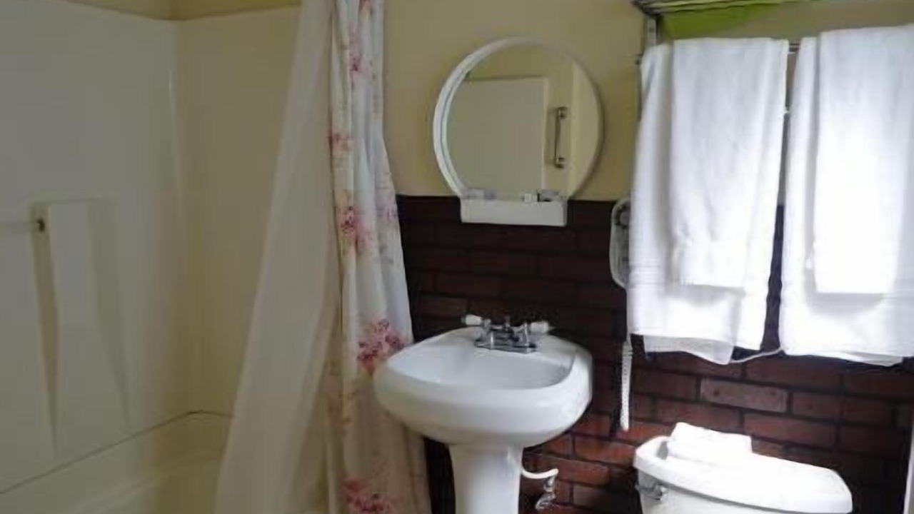 Photo of Bathroom in Del Rey