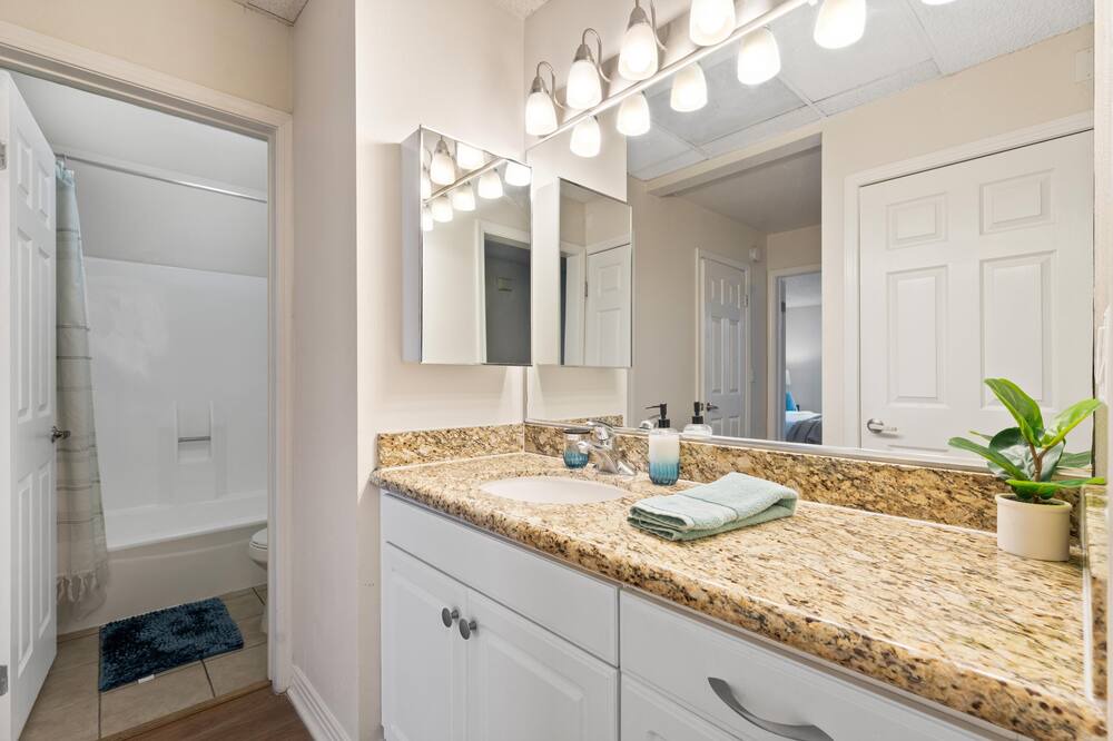 Photo of Bathroom in Marina Peninsula