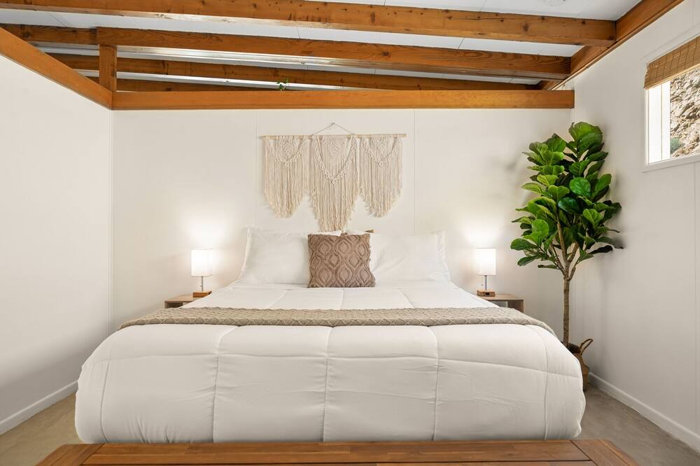 Photo of Bedroom in Morongo Valley