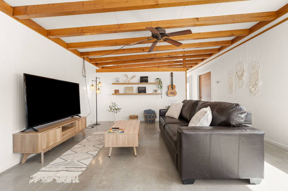 Photo of Livingroom in Morongo Valley
