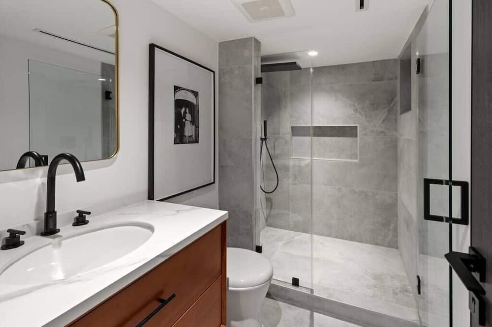 Photo of Bathroom in Adams Hill