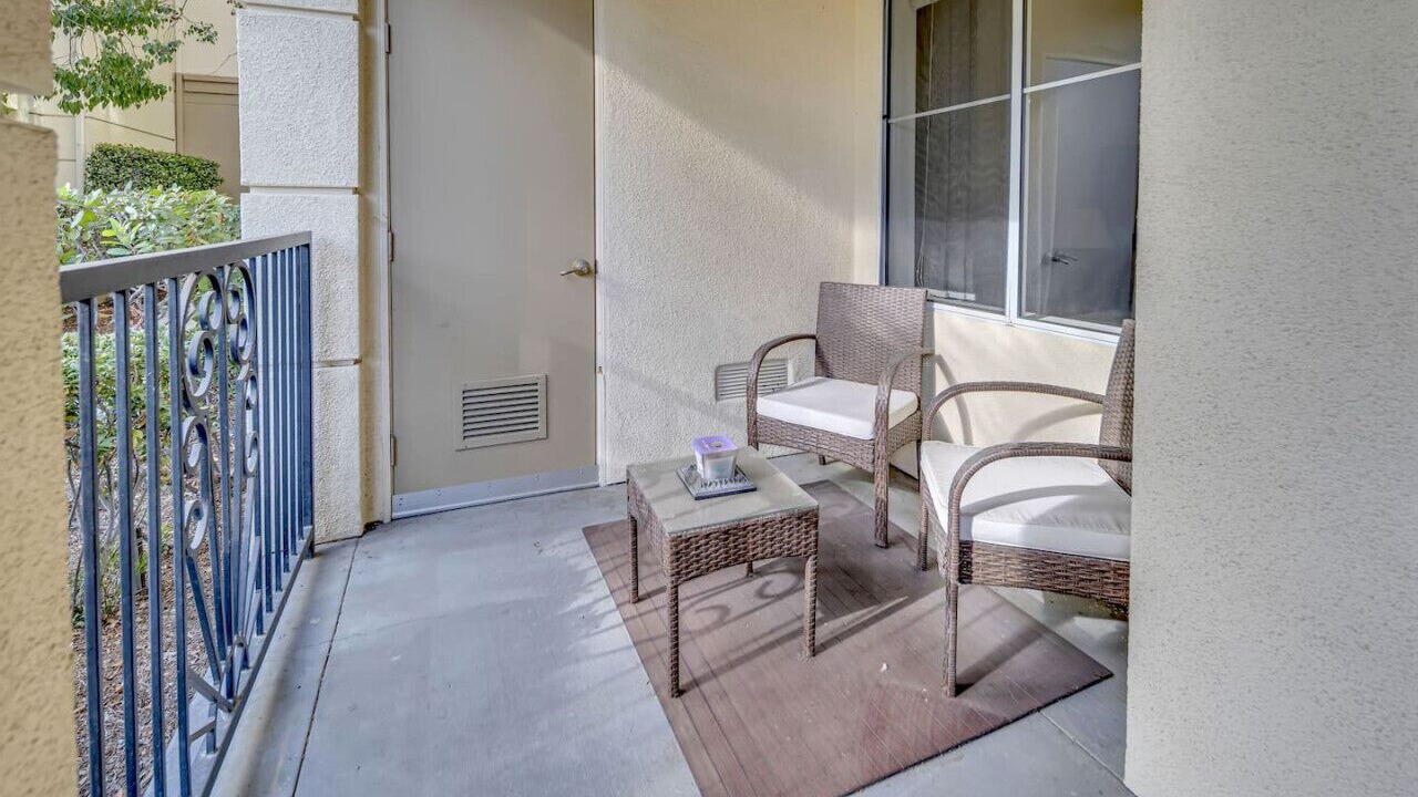 Photo of Patio Balcony in Airport Area