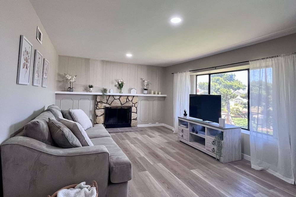 Photo of Livingroom in Santee