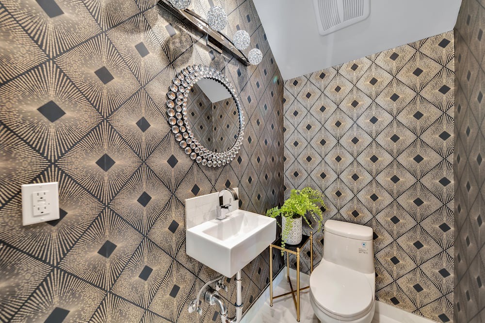 Photo of Bathroom in Beverlywood