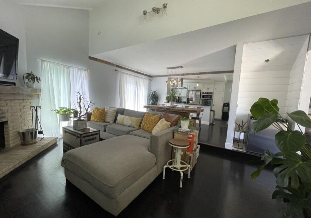 Photo of Livingroom in North Redondo
