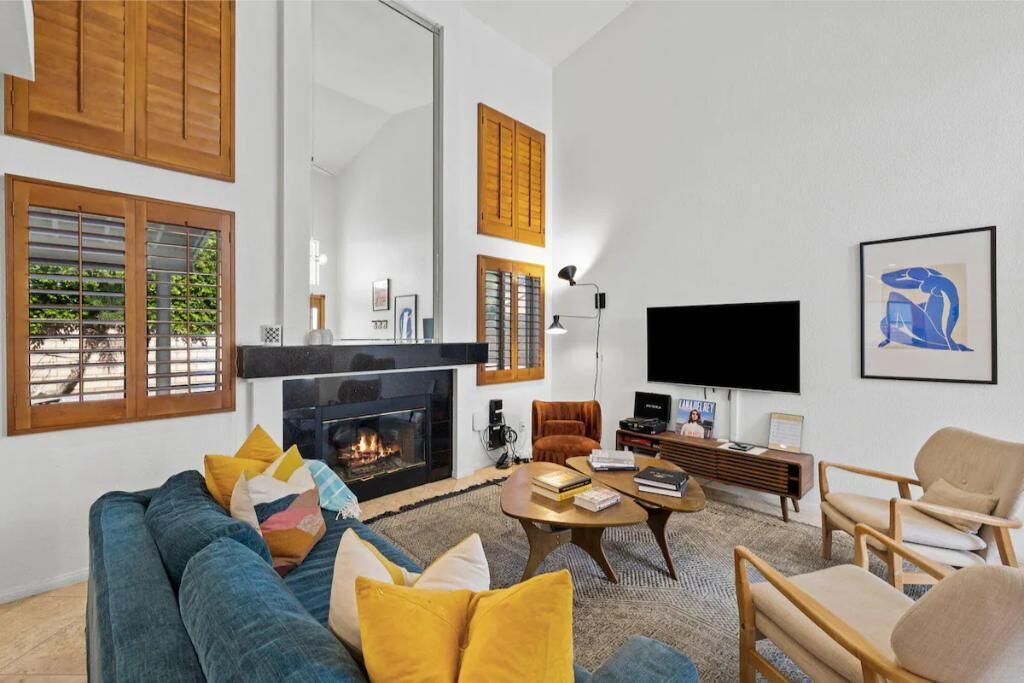 Photo of Livingroom in Los Angeles