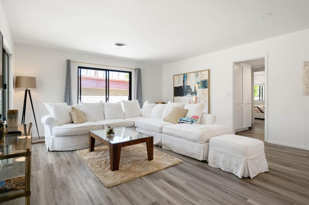 Photo of Livingroom in Deep Well Ranch