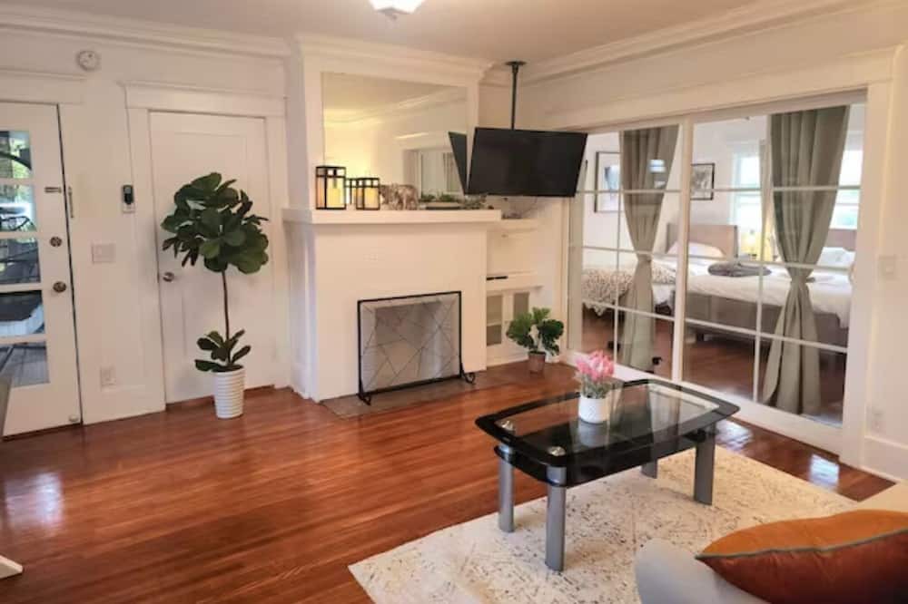Photo of Livingroom in Alhambra