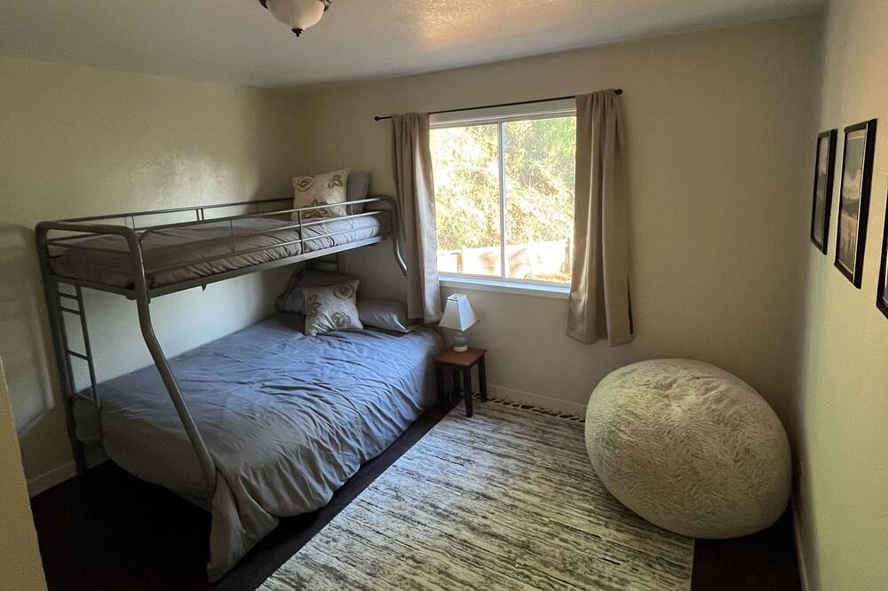 Photo of Bedroom in Willits