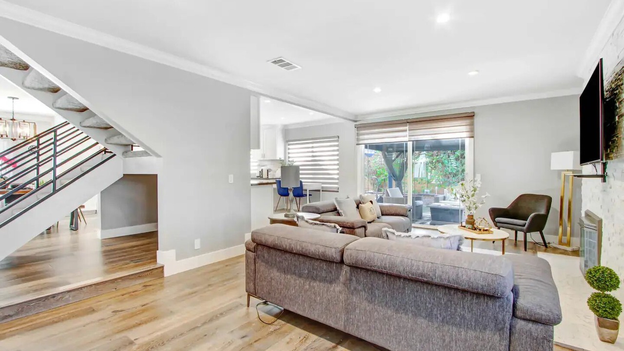Photo of Livingroom in Fullerton