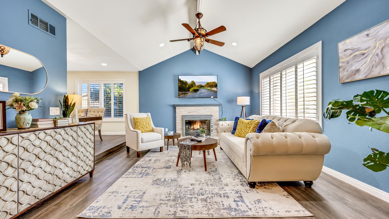 Photo of Livingroom in Estates at Canyon Crest