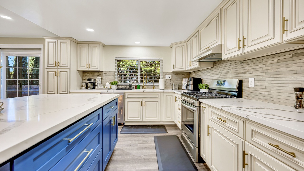 Photo of Kitchen in Estates at Canyon Crest