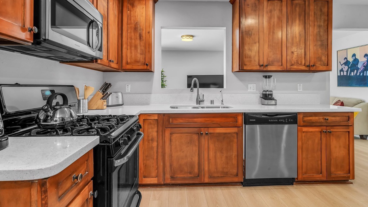 Photo of Kitchen in Lake Balboa