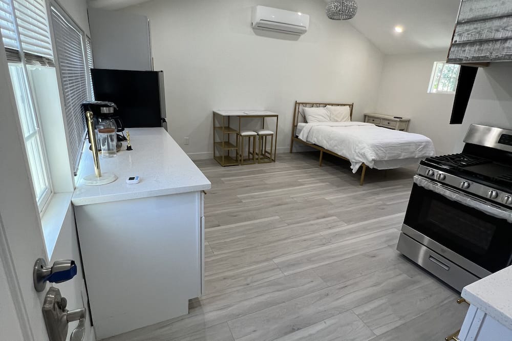 Photo of Bedroom in Canoga Park