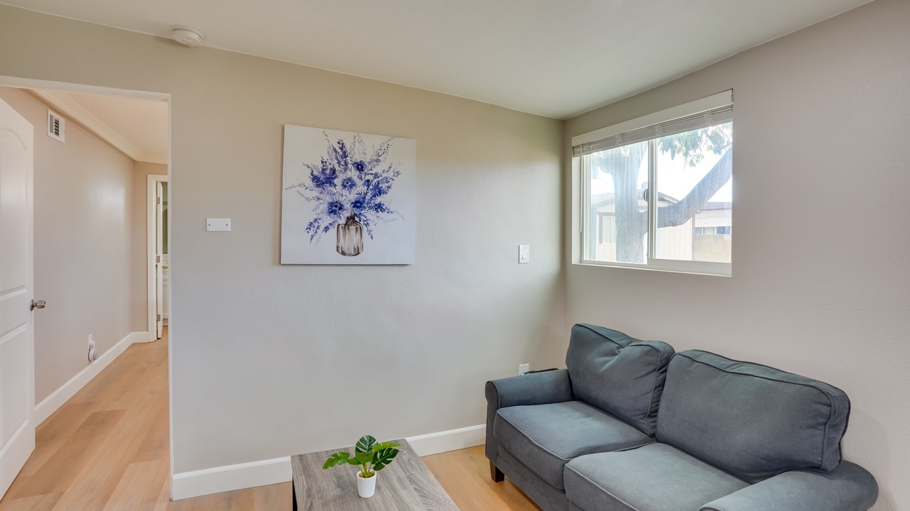 Photo of Livingroom in Anaheim Resort