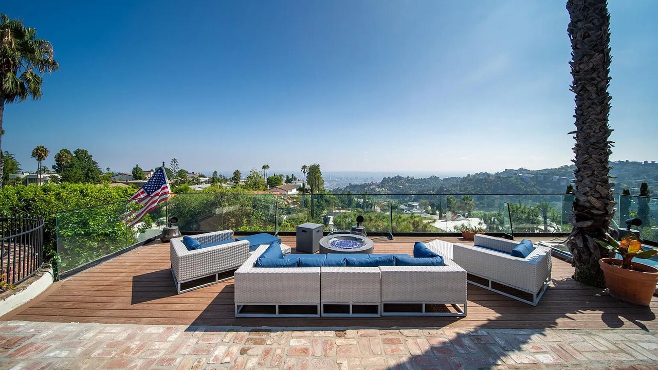 Photo of Outdoor in Hollywood Hills West