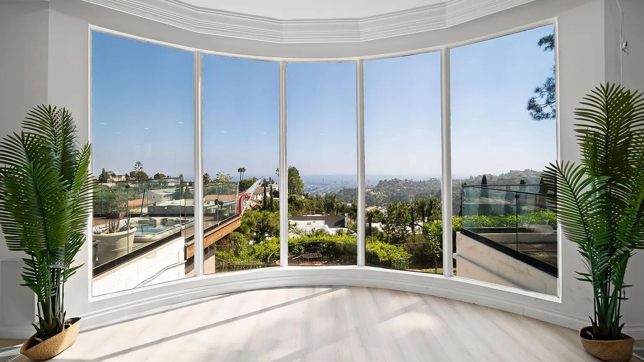 Photo of Others in Hollywood Hills West