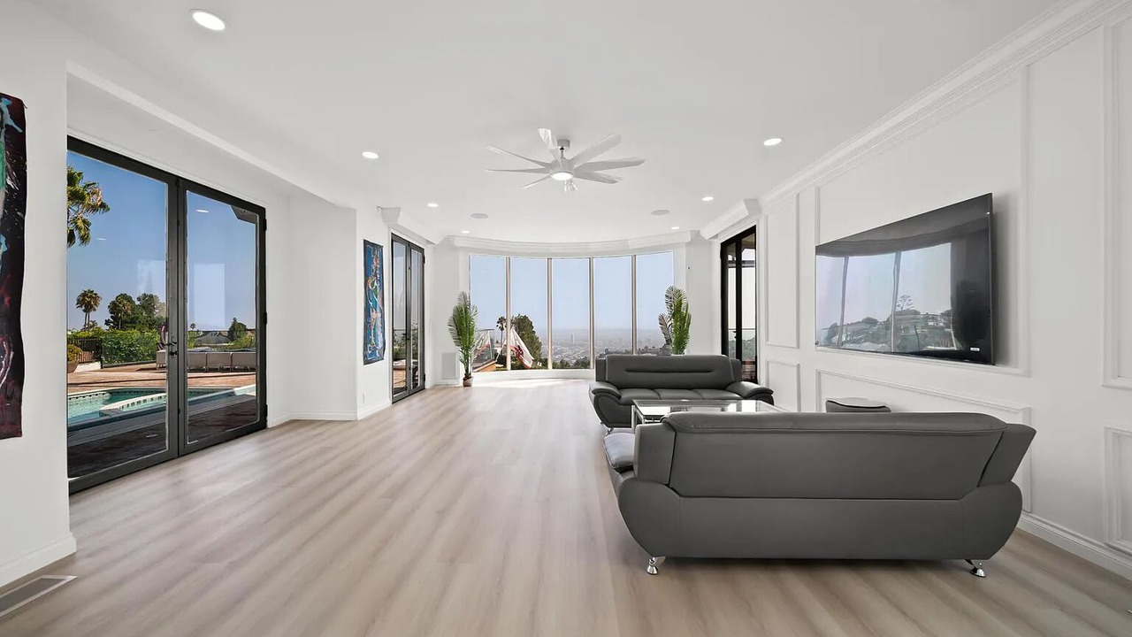 Photo of Others in Hollywood Hills West