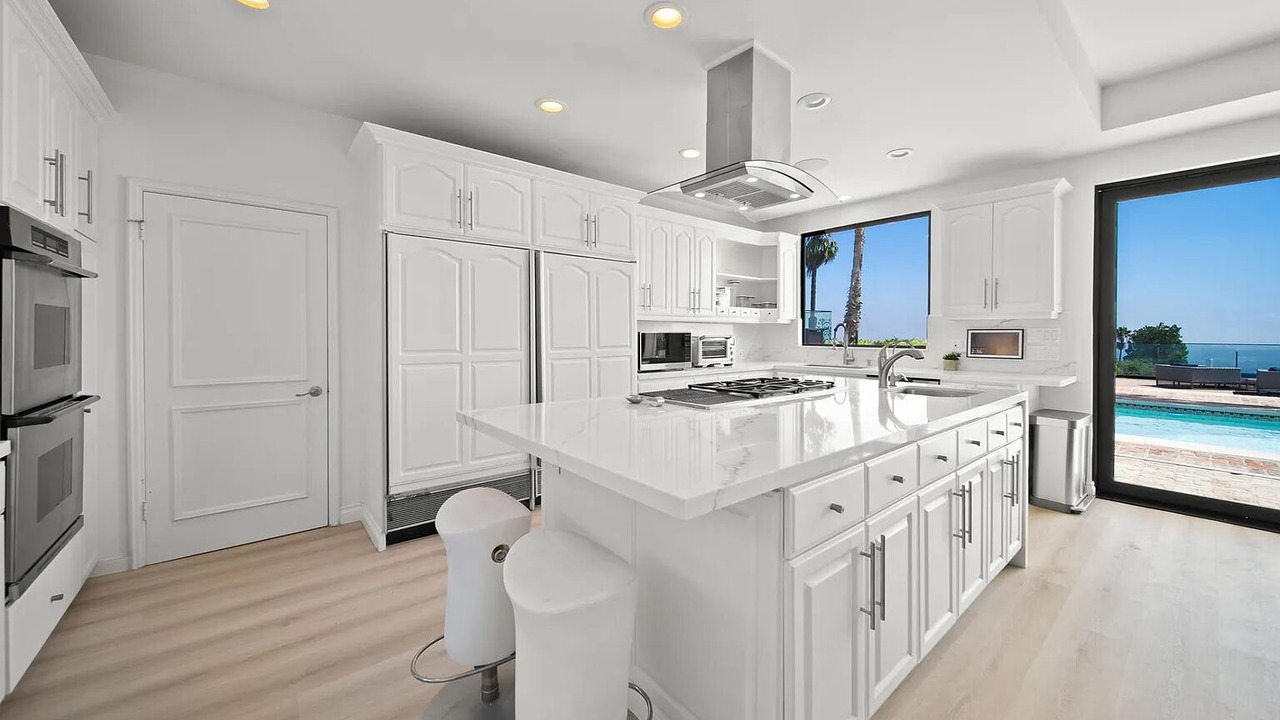 Photo of Kitchen in Hollywood Hills West