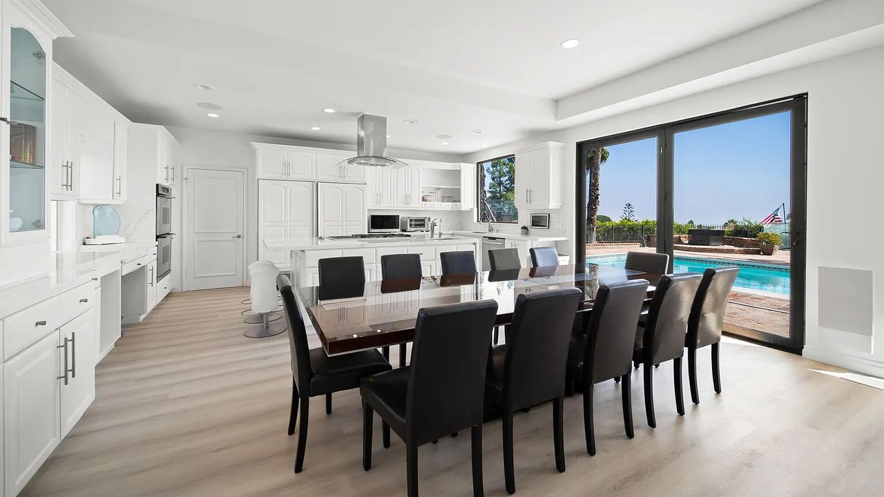 Photo of Others in Hollywood Hills West