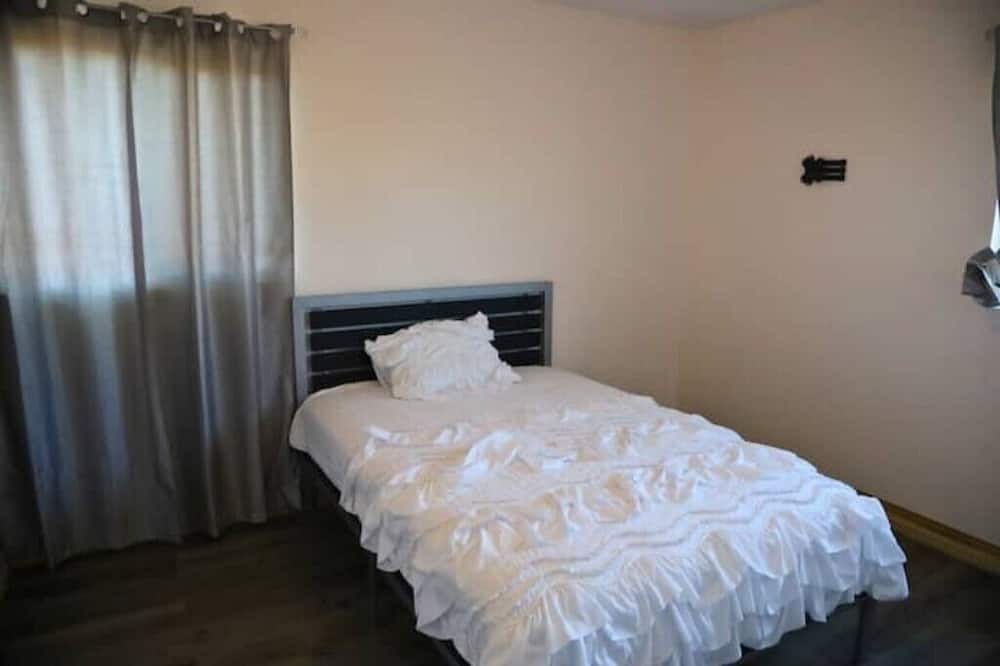 Photo of Bedroom in Barstow