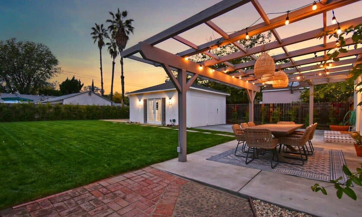 Photo of Outdoor in Van Nuys