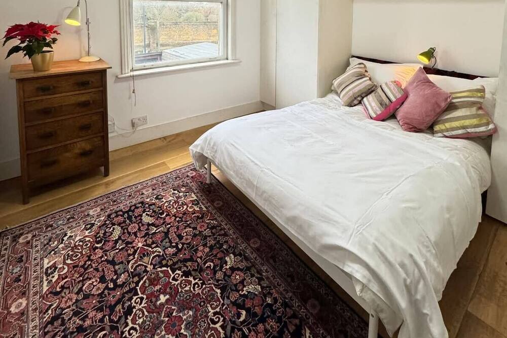Photo of Bedroom in Kensal Green