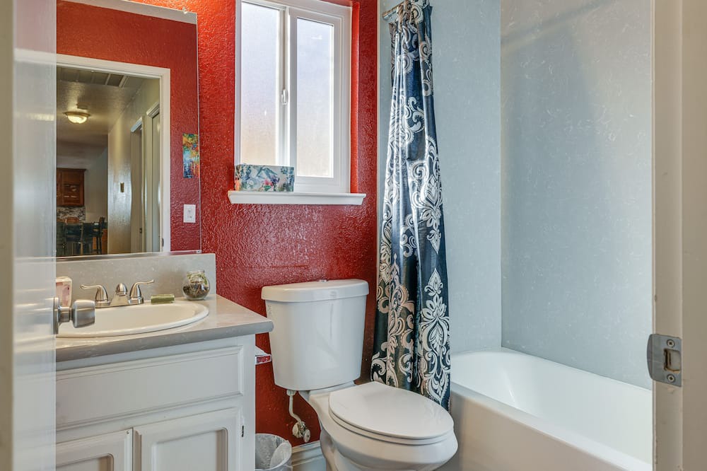 Photo of Bathroom in Ceres