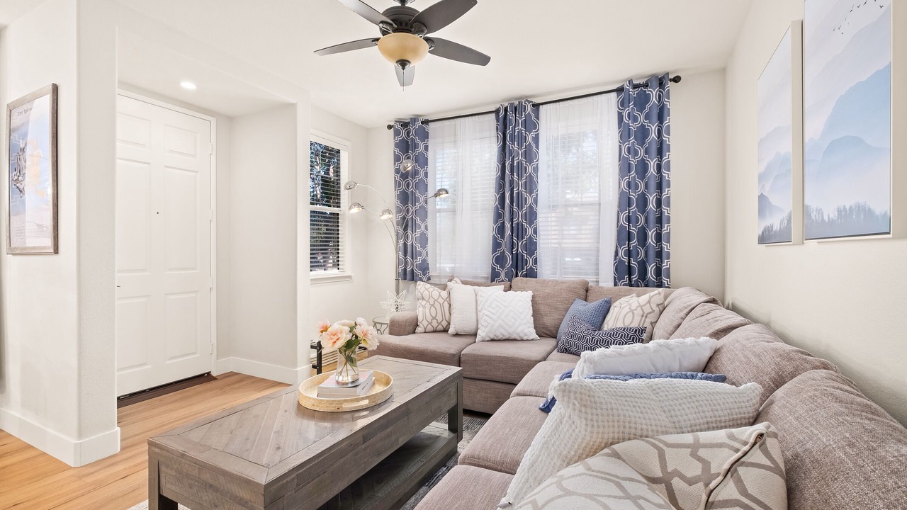 Photo of Livingroom in Ladera Ranch