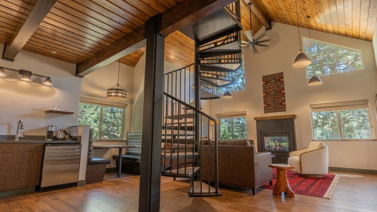 Photo of Livingroom in Groveland