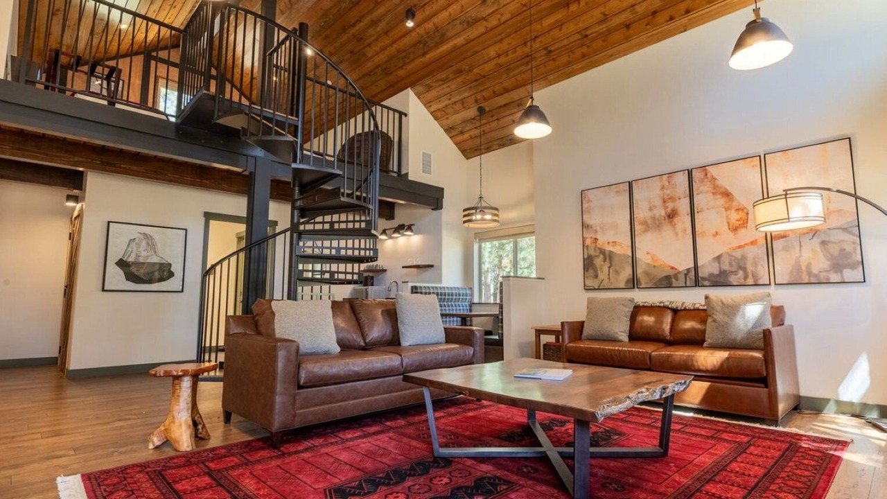 Photo of Livingroom in Groveland