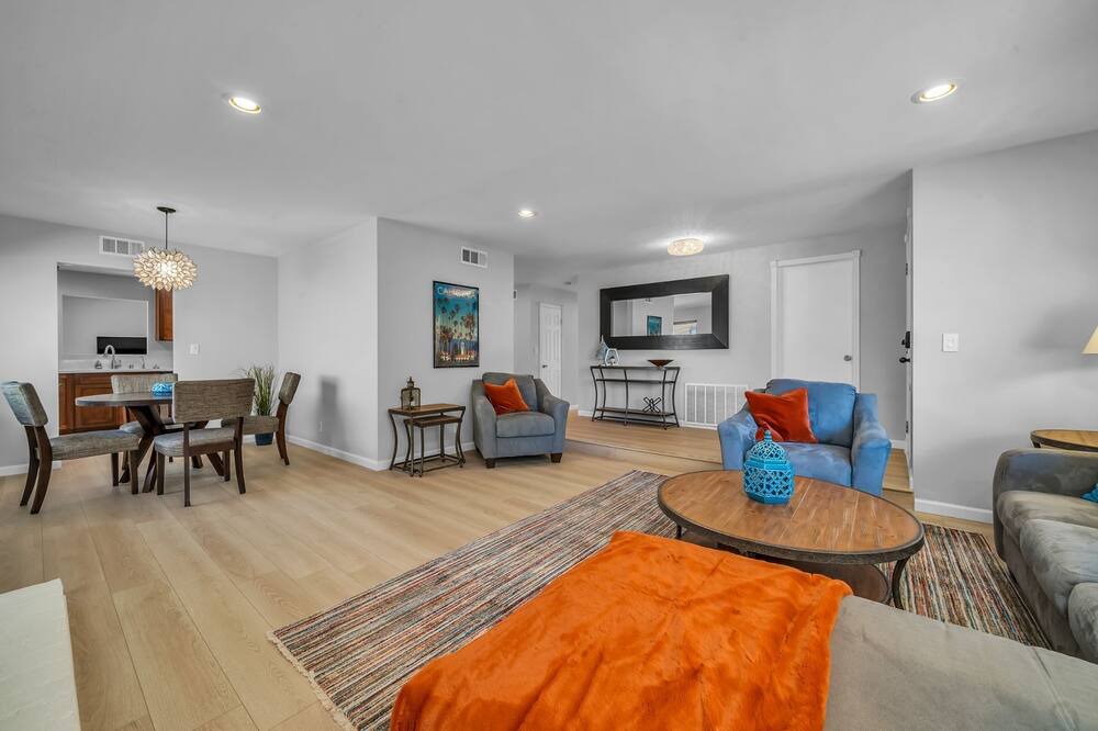 Photo of Livingroom in Lake Balboa