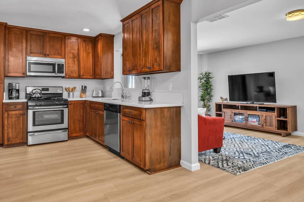 Photo of Kitchen in Lake Balboa