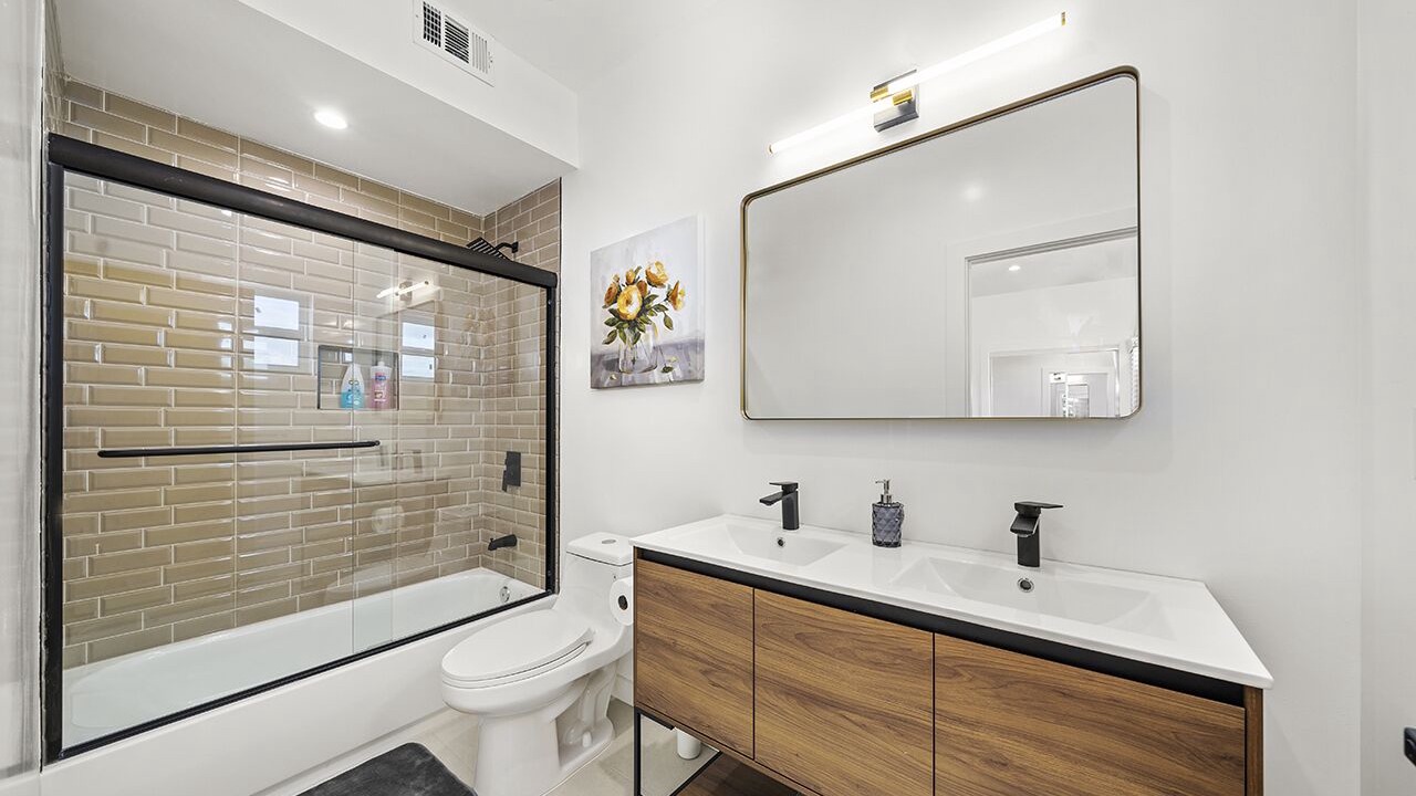 Photo of Bathroom in Rampart Village