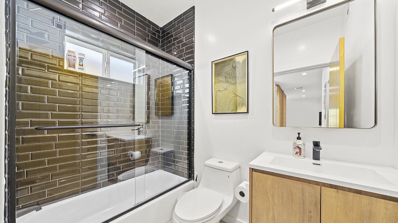 Photo of Bathroom in Rampart Village