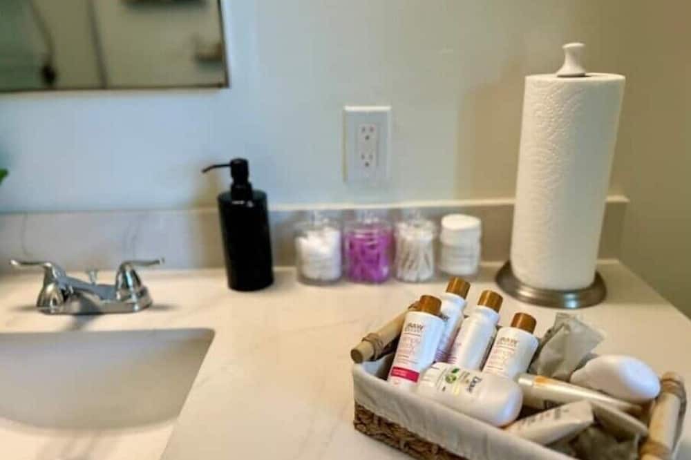 Photo of Bathroom in Lincoln Acres