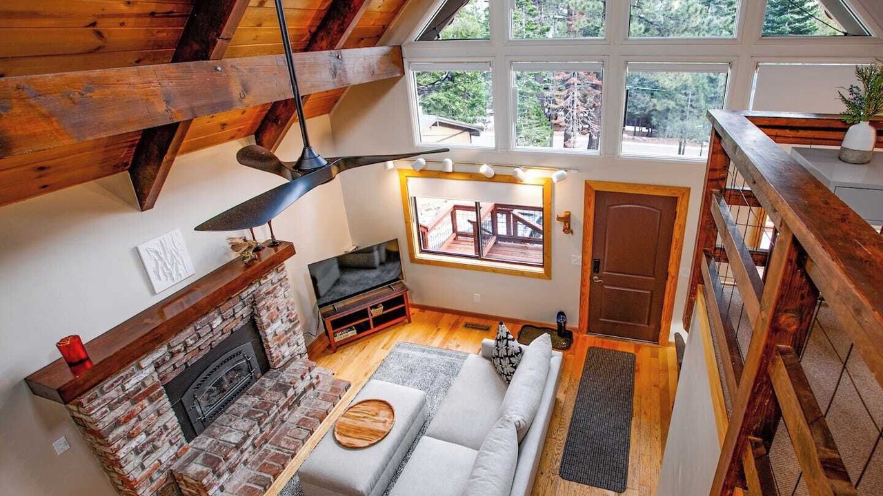 Photo of Livingroom in Tahoma
