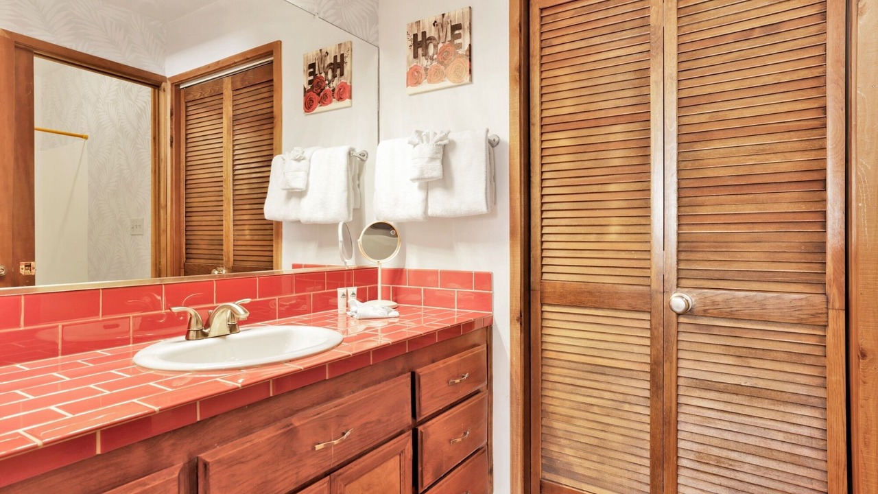Photo of Bathroom in Whispering Forest