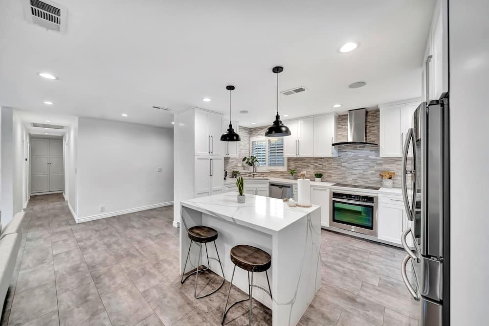 Photo of Kitchen in Warner Center