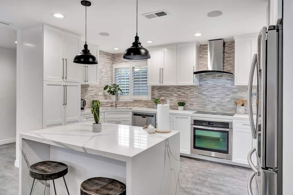 Photo of Kitchen in Warner Center
