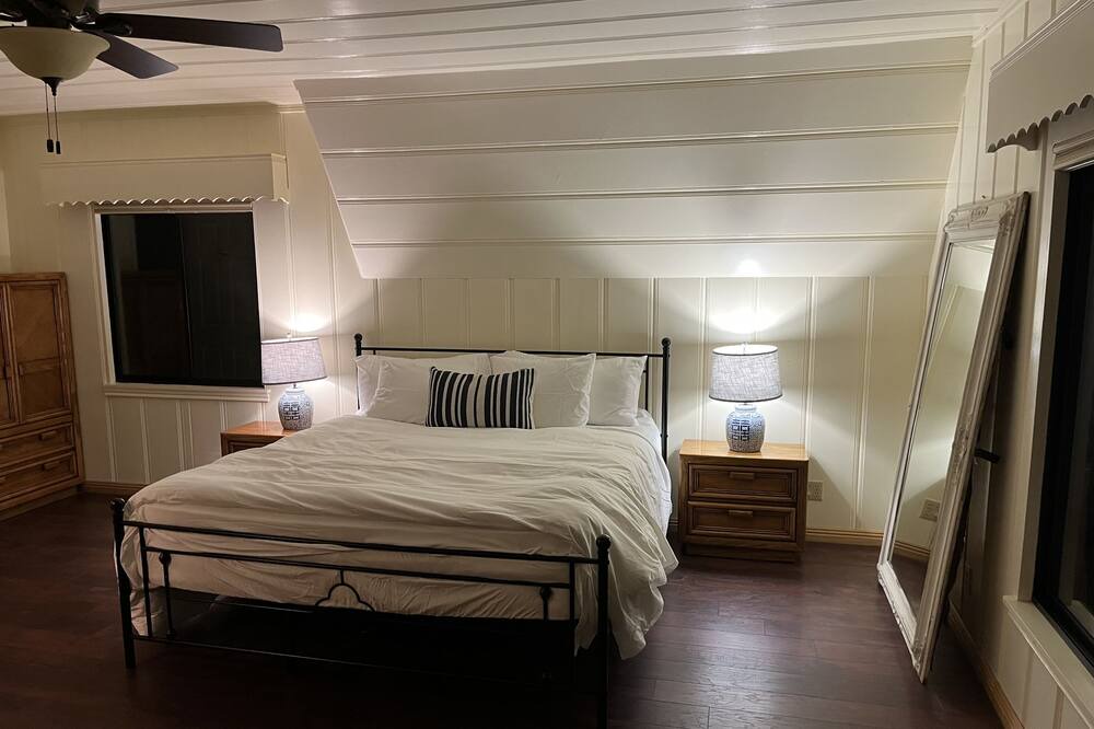 Photo of Bedroom in Cedar Glen