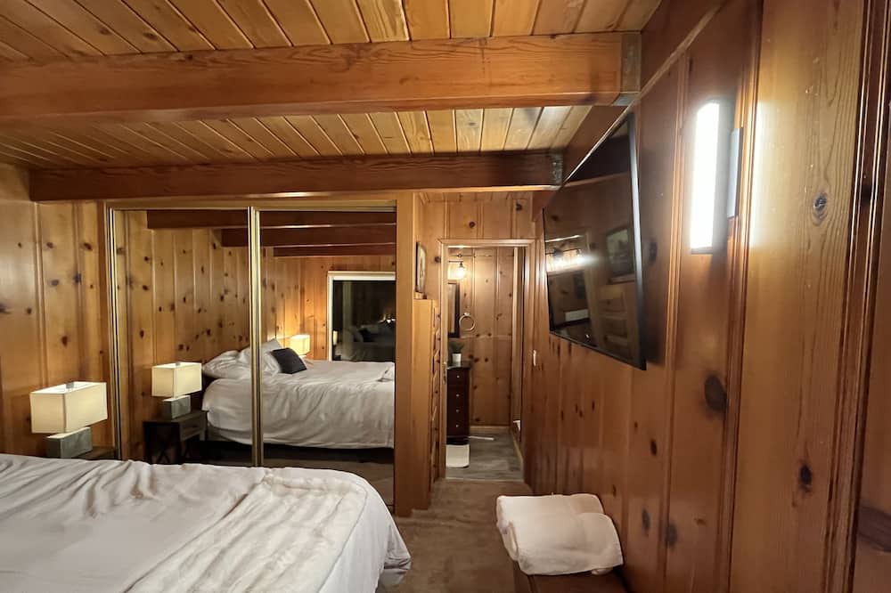 Photo of Bedroom in Cedar Glen
