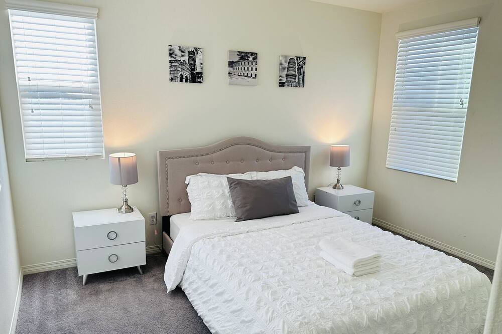 Photo of Bedroom in Jurupa Valley