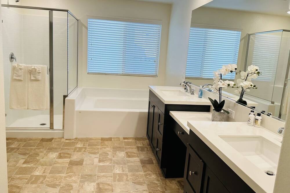 Photo of Bathroom in Jurupa Valley
